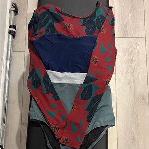 Long-Sleeve Colorblock Floral One-Piece Seea Surfsuit - Red/Blue/Green